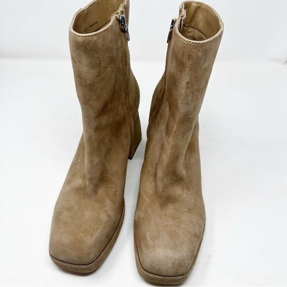 Dolce Vita Suede Heeled Platform Ulyses Bootie Mushroom - Picture 4 of 9